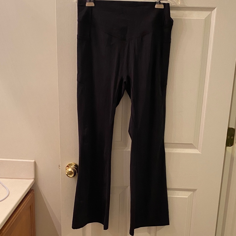 HALARA Women's Elegant Black Flare Pants